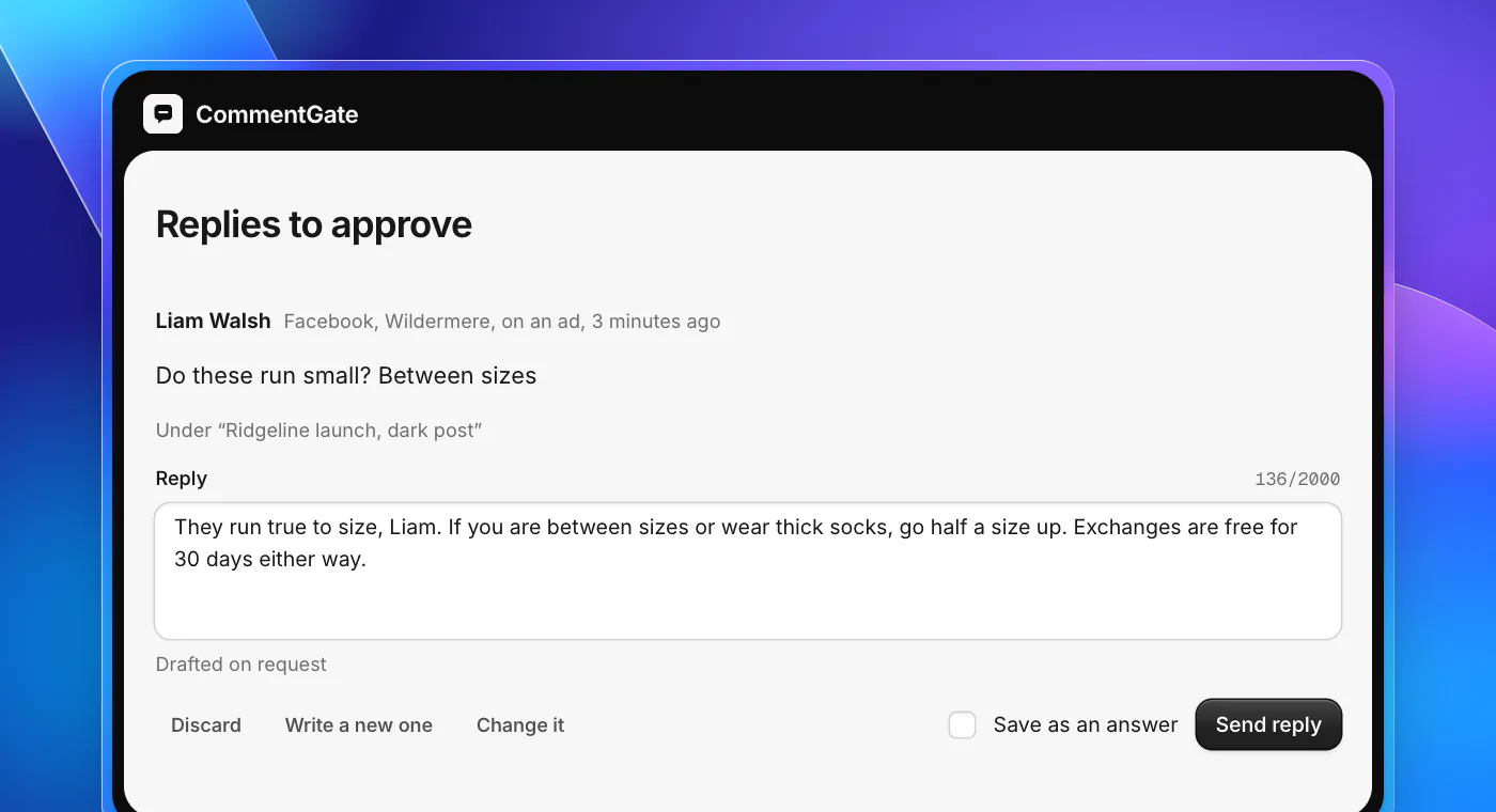 A reply draft in CommentGate under a Facebook ad comment asking whether to size up. The draft recommends true to size, a half size up for thick socks, and mentions free exchanges within 30 days.
